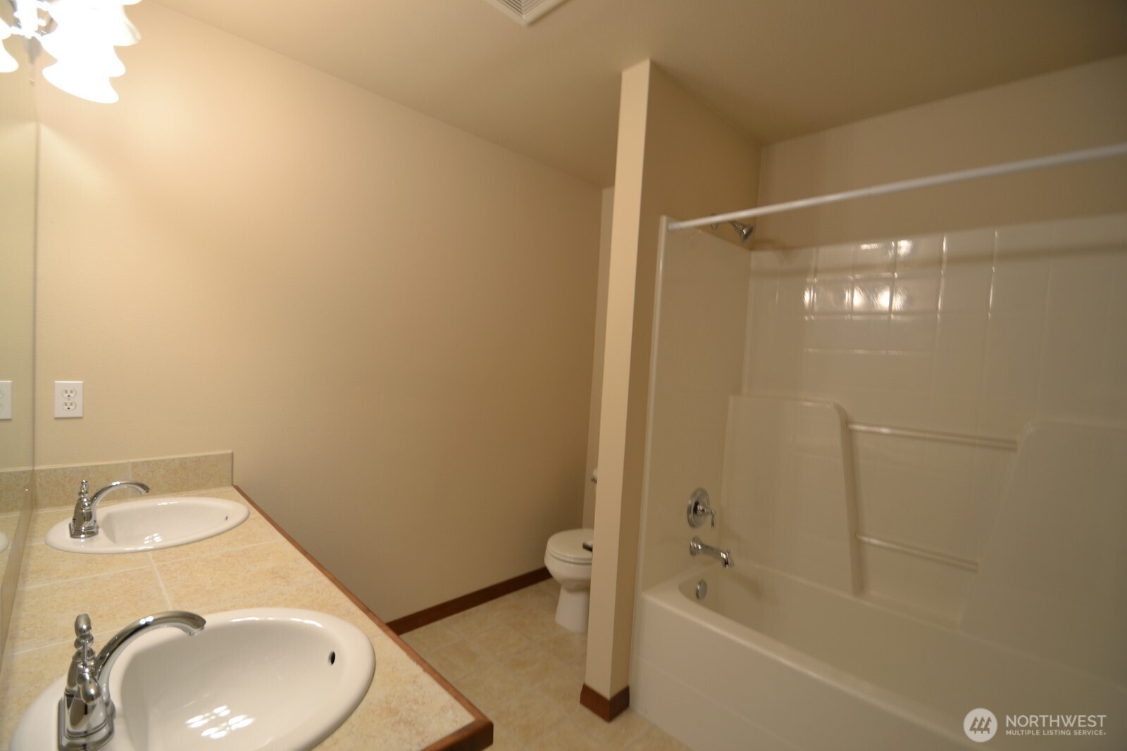 225 161st Place Southeast Bothell, WA 98012 - Photo 13 of 17
