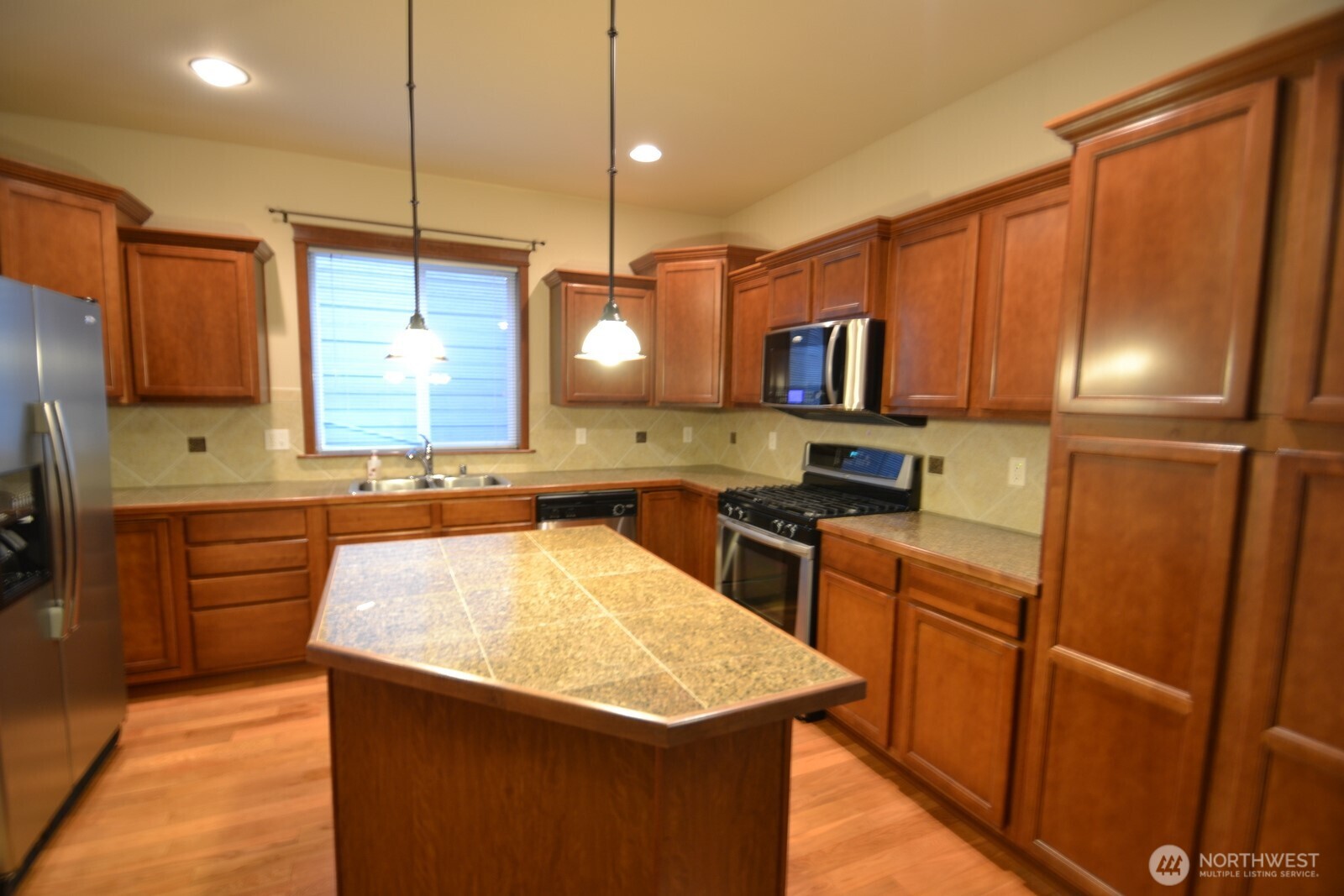 225 161st Place Southeast Bothell, WA 98012 - Photo 2 of 17