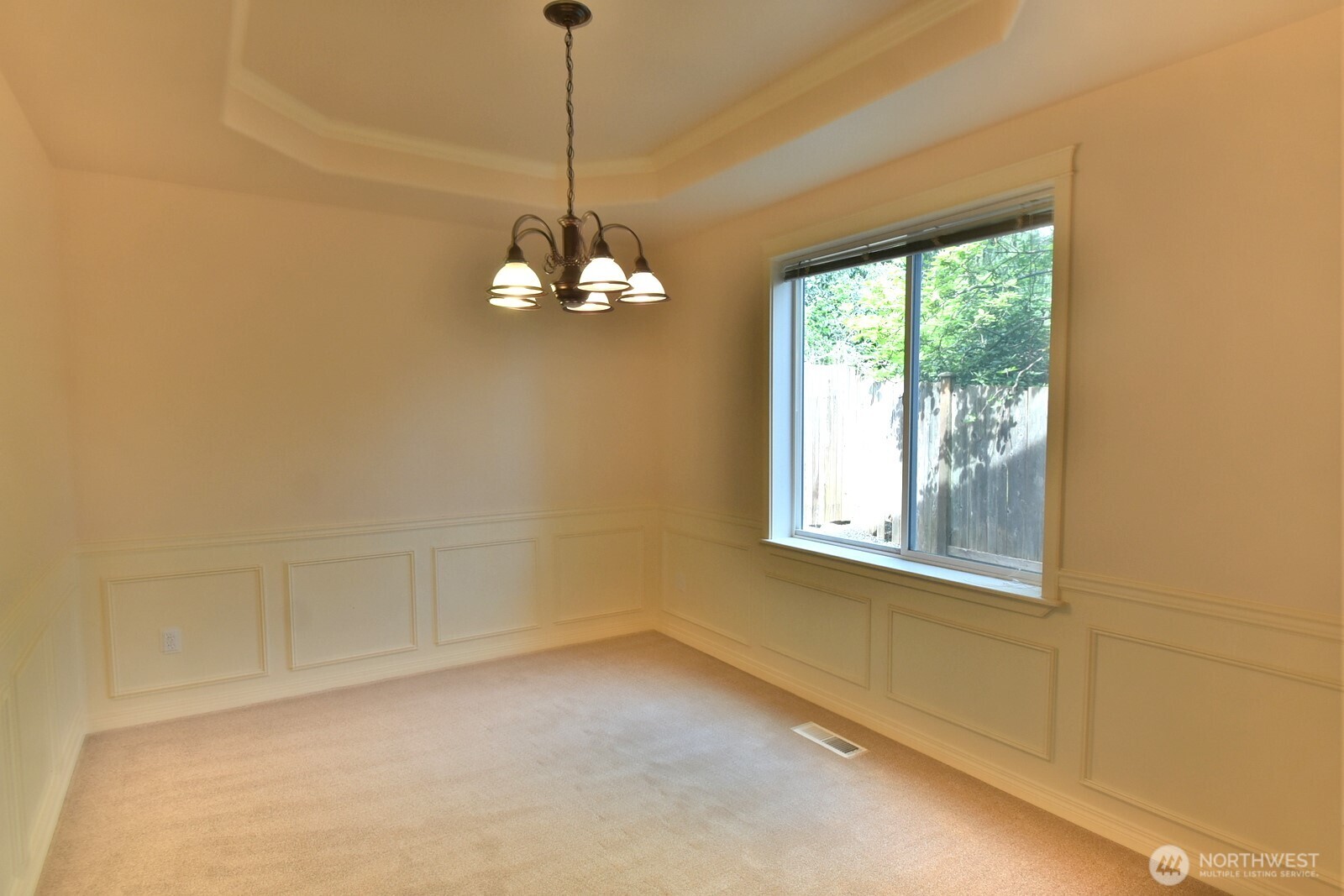 225 161st Place Southeast Bothell, WA 98012 - Photo 5 of 17