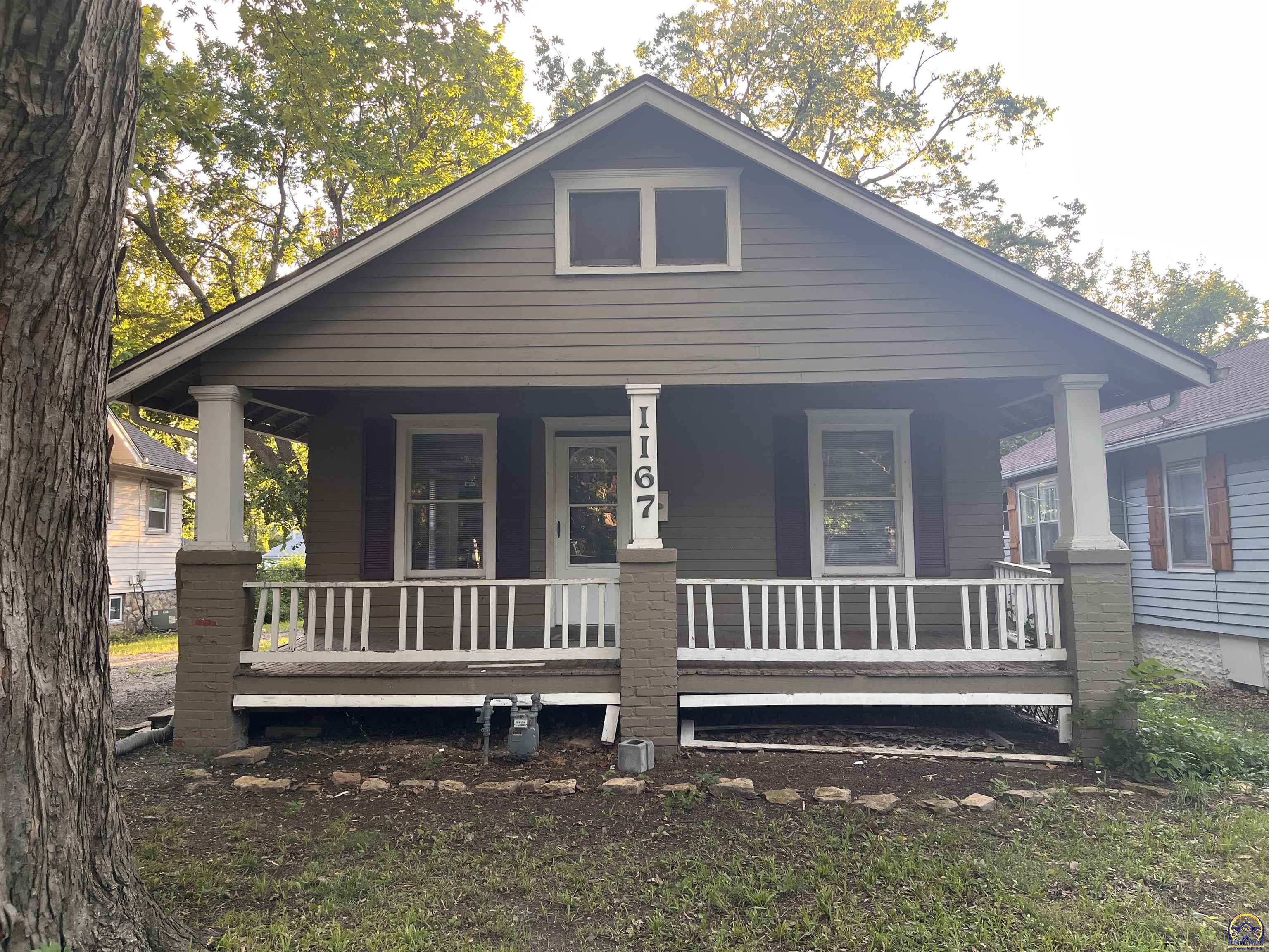 1167 Southwest Wayne Avenue Topeka, KS 66604 - Photo 3 of 19