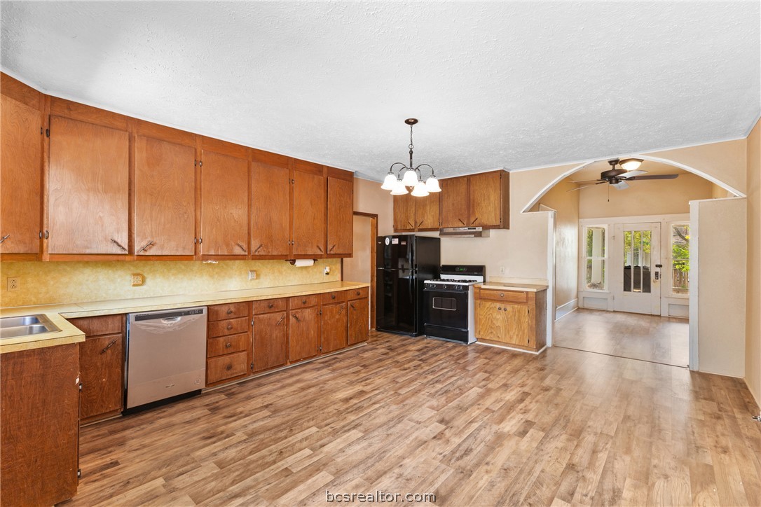 327 12th Street Somerville, TX 77879 - Photo 13 of 30