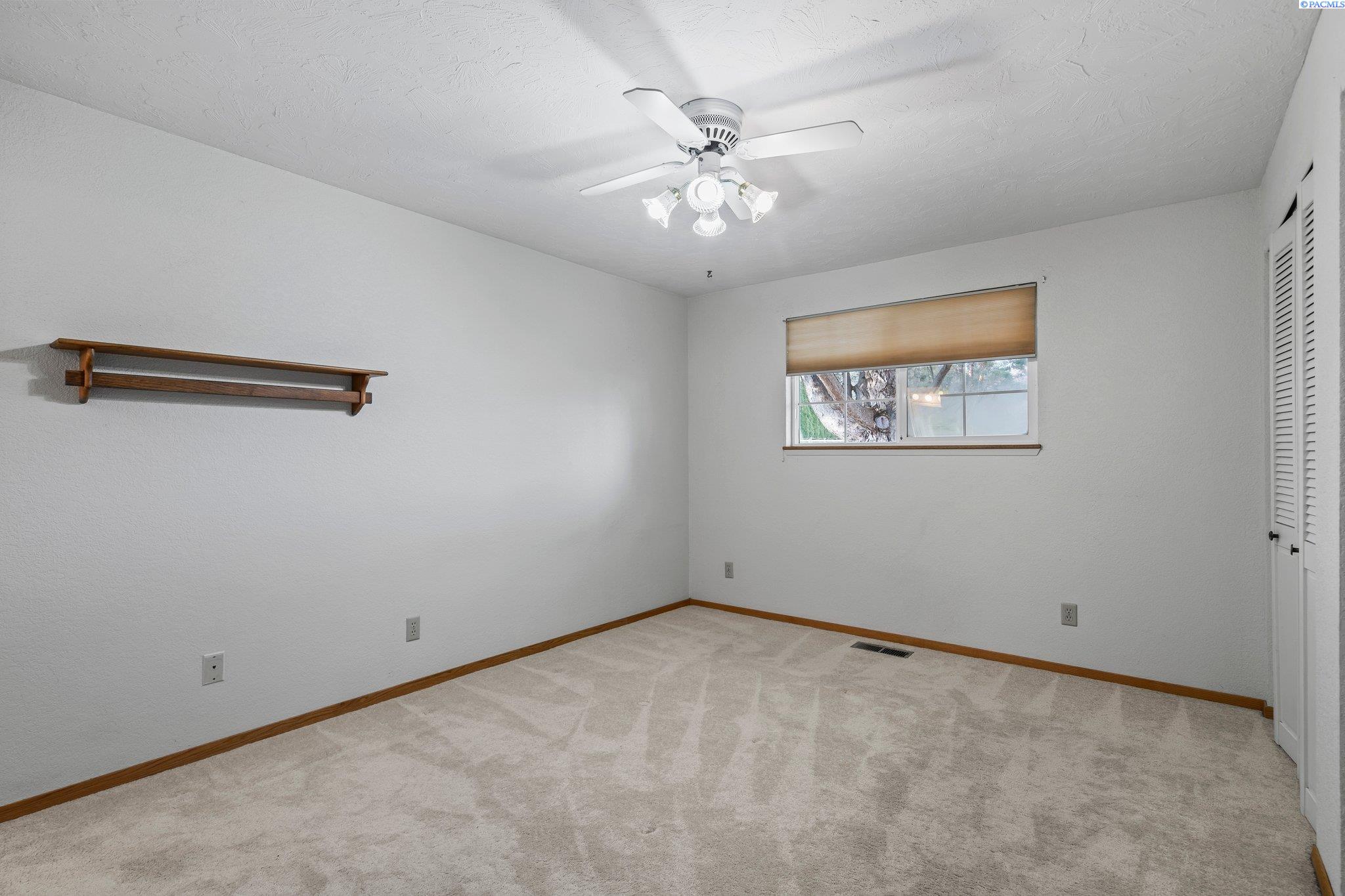 5503 South Caballo Road Kennewick, WA 99338 - Photo 12 of 39 Gallery Image 12