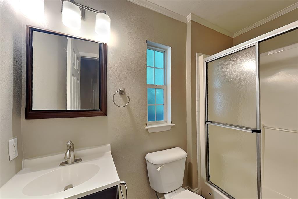 1416 Record Crossing Road Dallas, TX 75235 - Photo 10 of 15