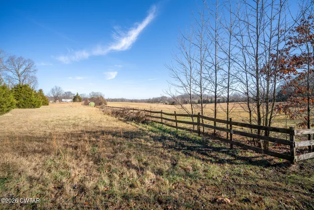 $319,900 | 376 B And G Lane, Huntingdon, TN 38344