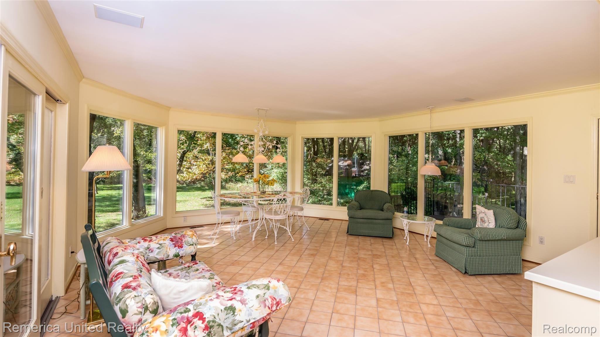 Solarium w/wooded views