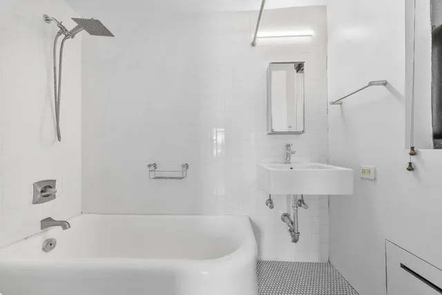 $695,000 | 300 West 23rd Street, Unit 2K | Chelsea