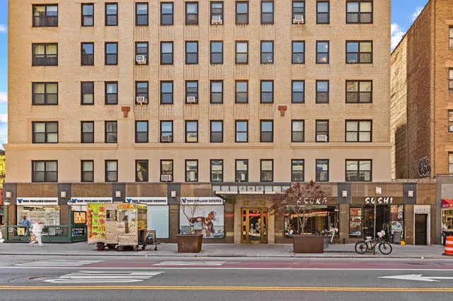 $695,000 | 300 West 23rd Street, Unit 2K | Chelsea