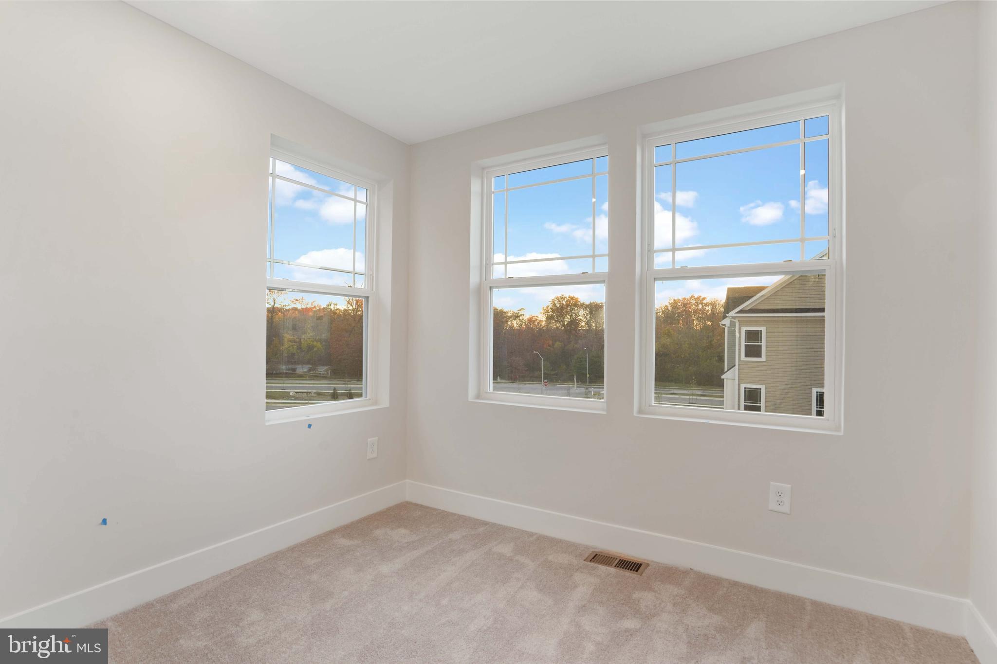 252 Waterstone Road Essex, MD 21221 - Photo 19 of 35 an empty room with windows