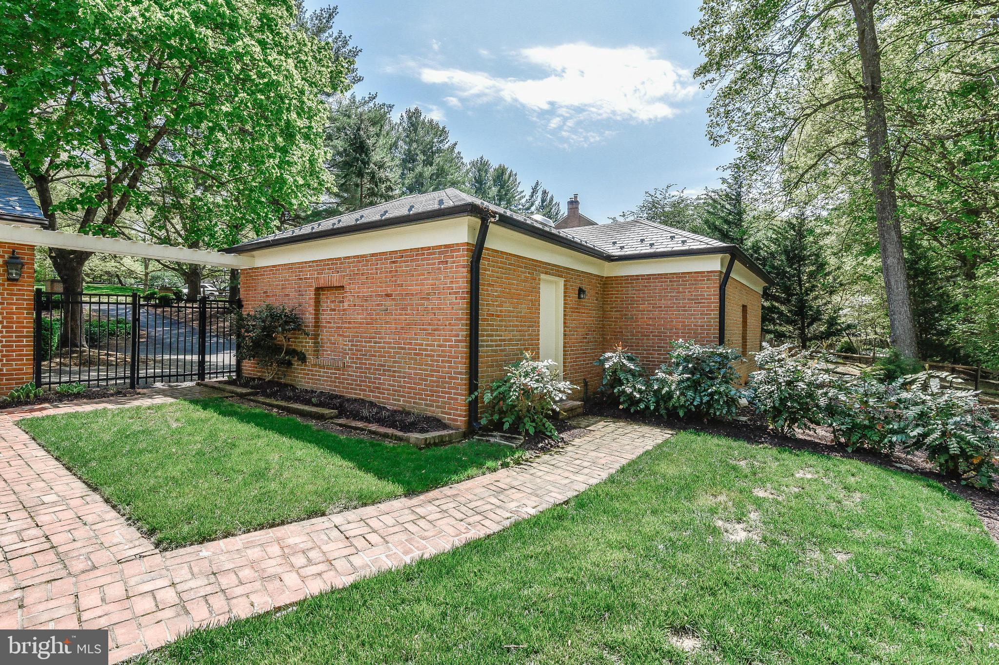 11109 Cripplegate Road Potomac, MD 20854 - Photo 20 of 31 a front view of house with yard and green space