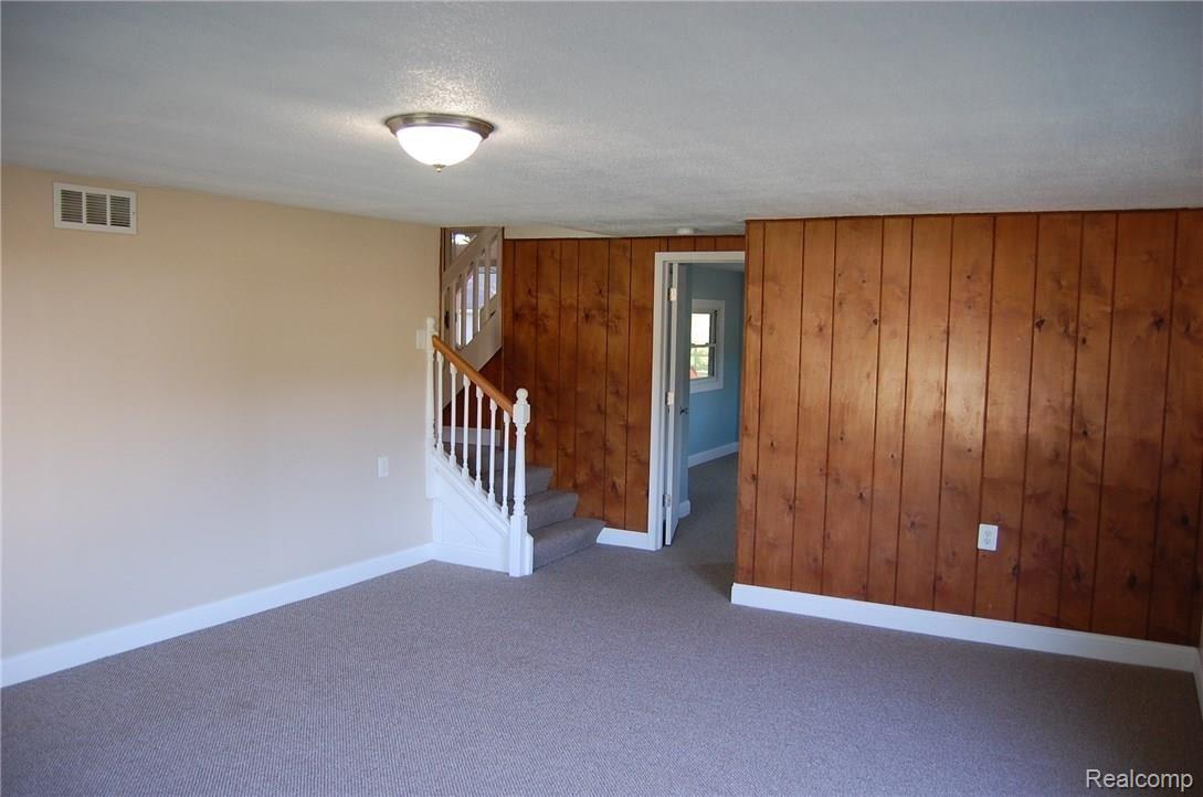 27004 Inkster Road Flat Rock, MI 48134 - Photo 11 of 36 DSC_0017.JPG