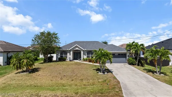 $2,600 | 2616 Southwest 29th Avenue, Cape Coral, FL 33914