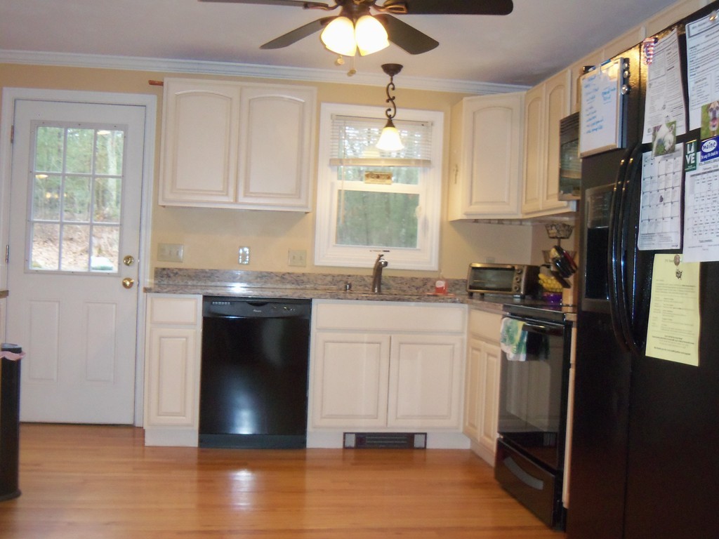 229 Pollard Road Northbridge, MA 01534 - Photo 4 of 27