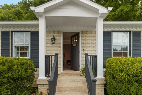 $399,500 | 654 Huntington Parkway, Nashville, TN 37211