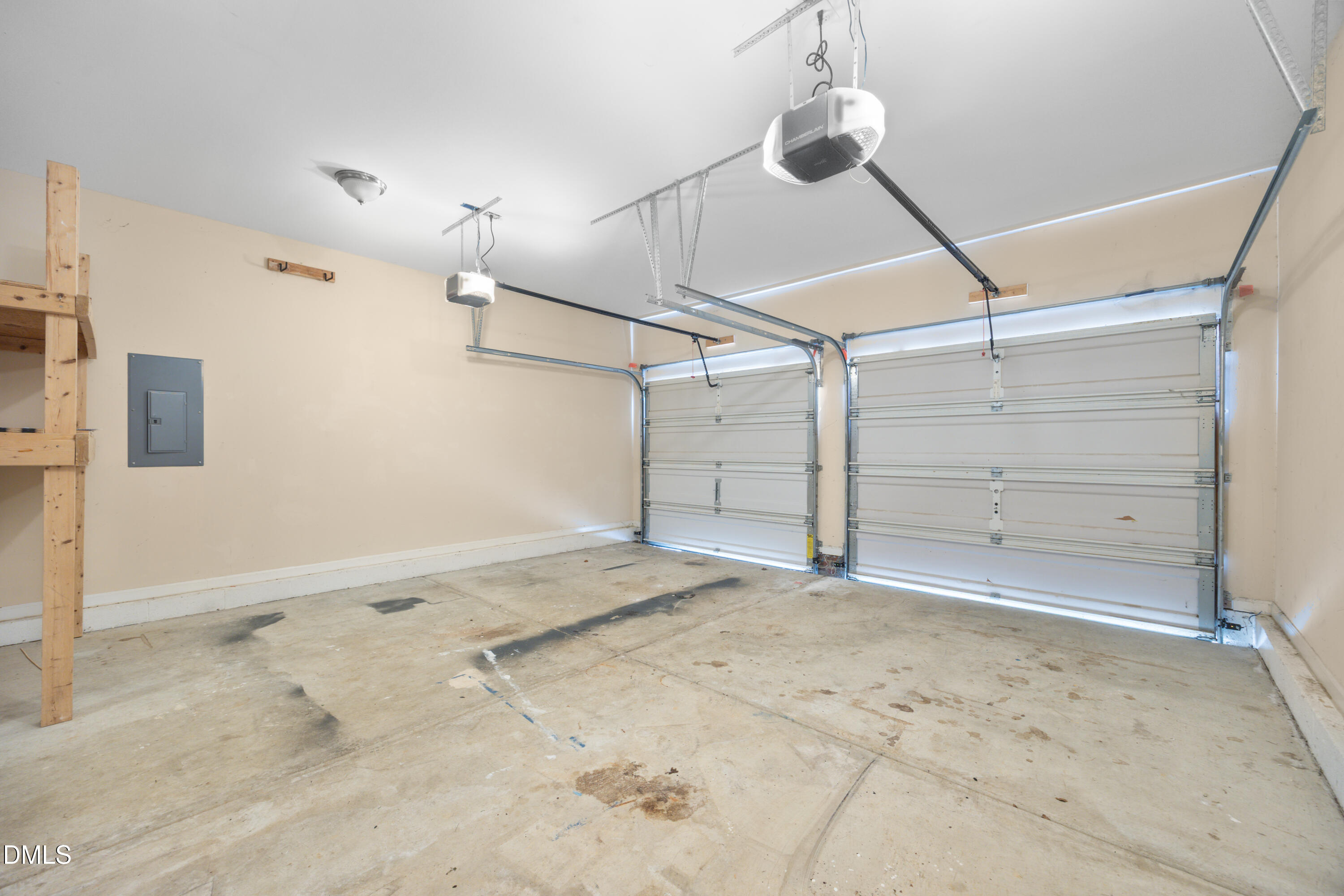 5525 Keowee Way Raleigh, NC 27616 - Photo 34 of 43 Garage-2