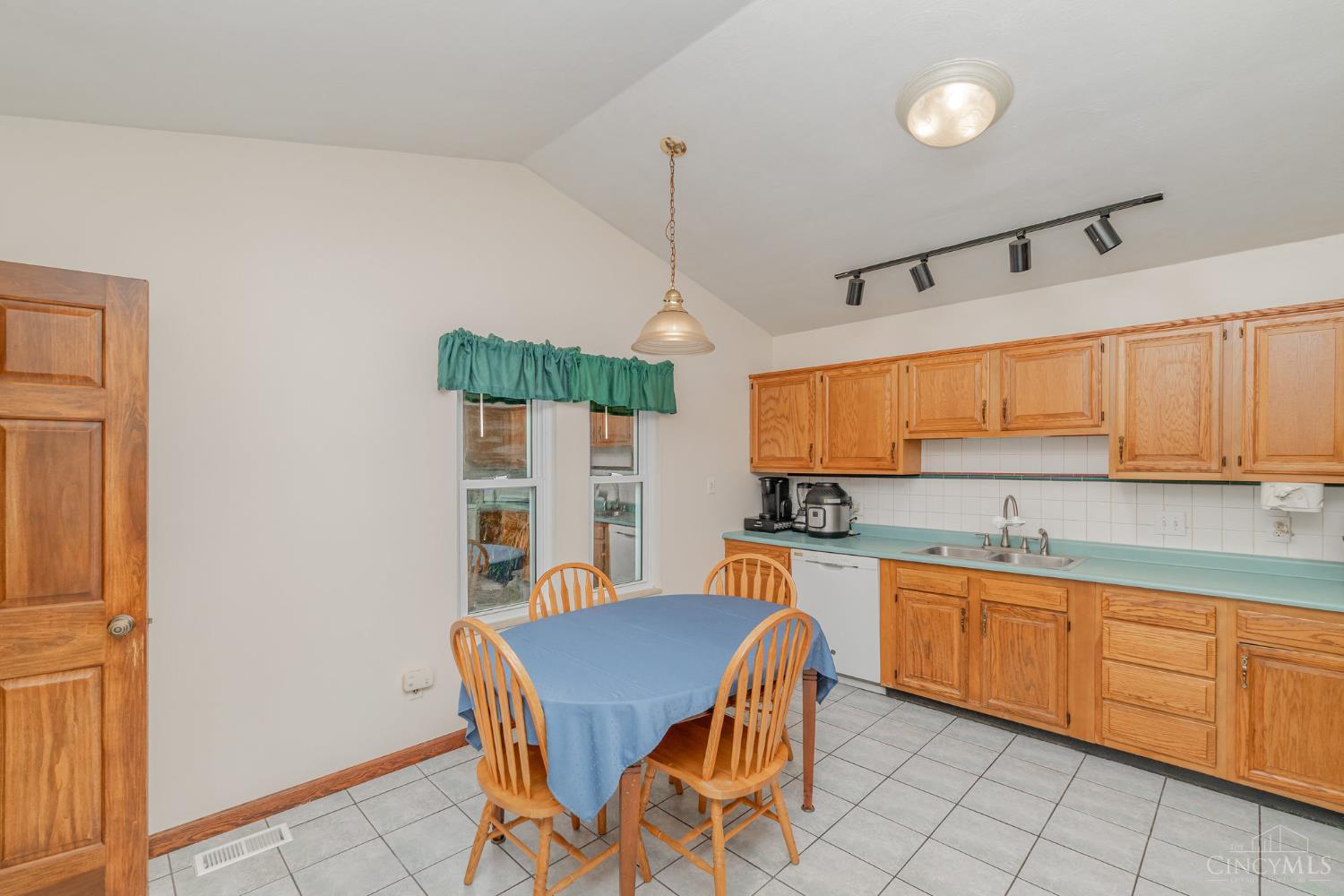 597 Deerfield Road Lebanon, OH 45036 - Photo 6 of 27 Gallery Image 6