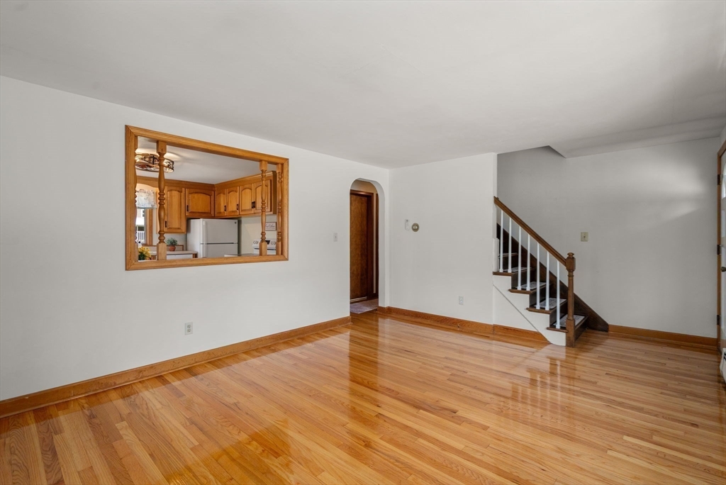 1534 Donohue Road Chicopee, MA 01020 - Photo 7 of 33