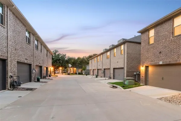 $462,000 | 682 Claire Lane, Lewisville, TX 75067