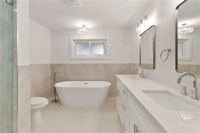 $449,000 | 7700 Kenmore Drive, Harahan, LA 70123