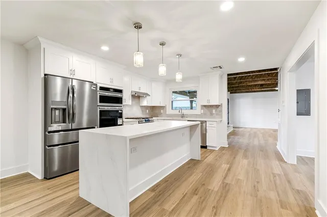 $449,000 | 7700 Kenmore Drive, Harahan, LA 70123