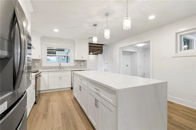 $449,000 | 7700 Kenmore Drive, Harahan, LA 70123