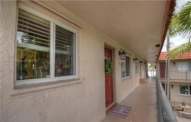 a view of an entryway of the house
