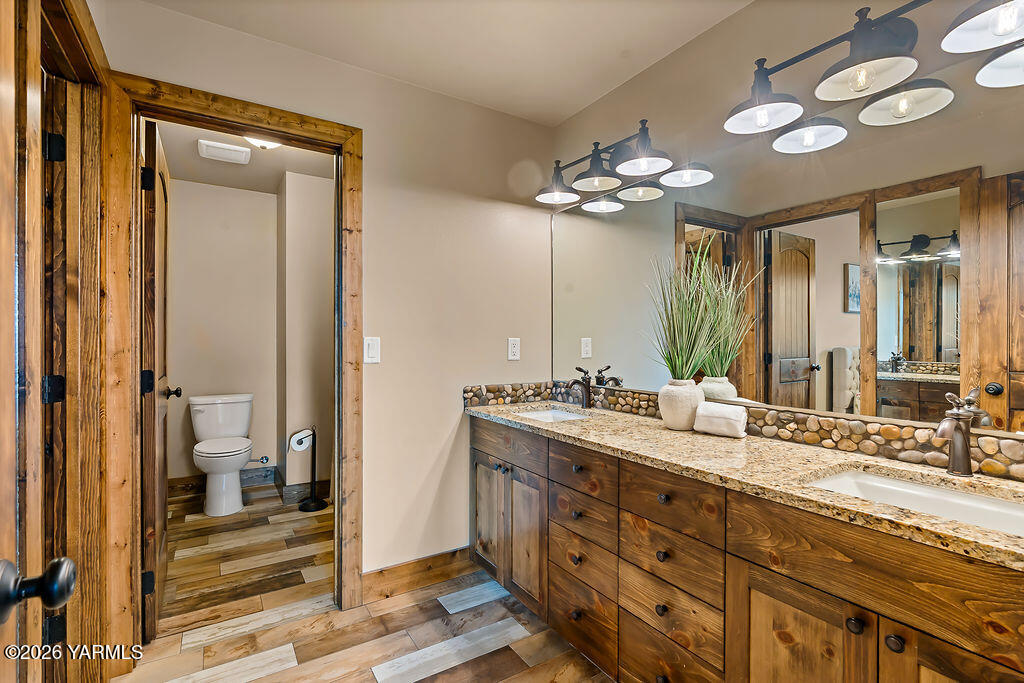 3344 Marks Road Yakima, WA 98903 - Photo 24 of 56 Bathroom