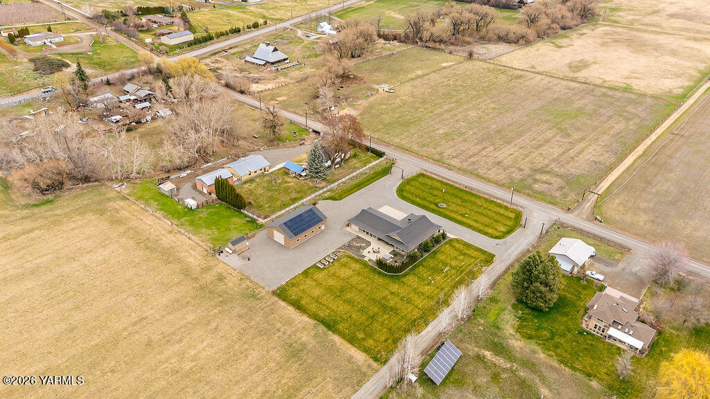 3344 Marks Road Yakima, WA 98903 - Photo 49 of 56 view of a swimming pool