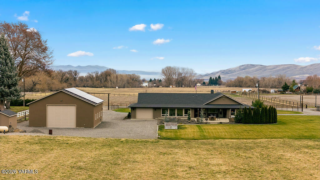 3344 Marks Road Yakima, WA 98903 - Photo 56 of 56 a front view of house with yard and swimming pool