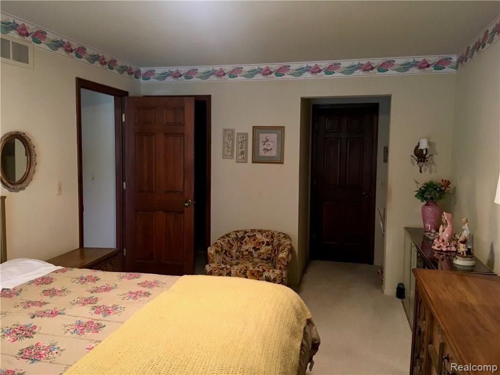 232 Meadow Ln Circle Rochester Hills, MI 48307 - Photo 14 of 20