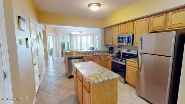 $3,095 | 2228 Beach Drive, Unit 408, Gulfport, MS 39507