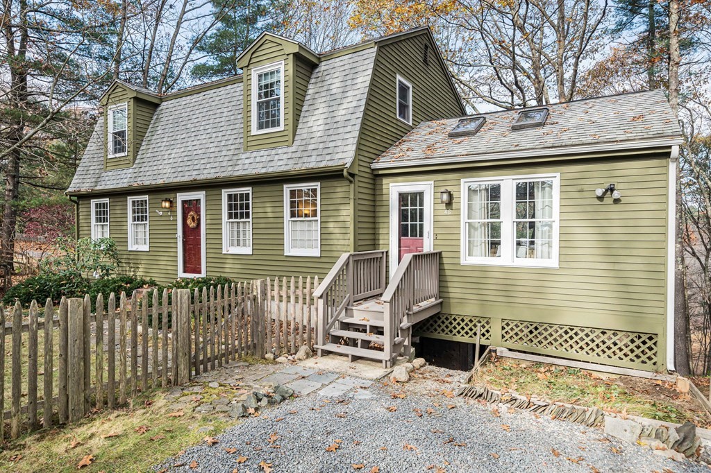 46 Kingsbury Road Norfolk, MA 02056 - Photo 2 of 36 Gallery Image 2