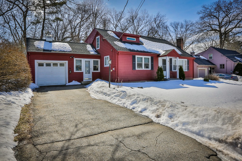 38 Hillcrest Road Wakefield, MA 01880 - Photo 1 of 30 Gallery Image 1
