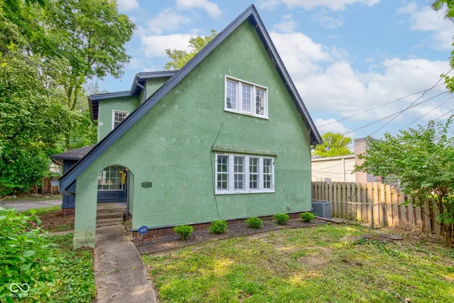 $399,000 | 715 Kessler Blvd E Drive, Indianapolis, IN 46220