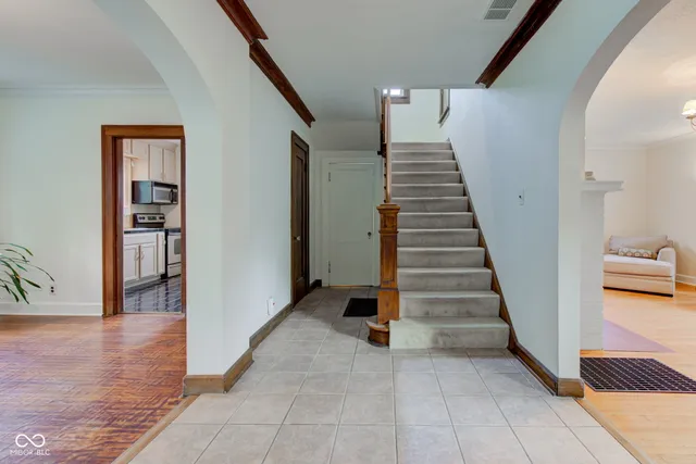 $399,000 | 715 Kessler Blvd E Drive, Indianapolis, IN 46220