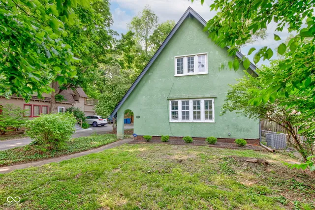 $399,000 | 715 Kessler Blvd E Drive, Indianapolis, IN 46220