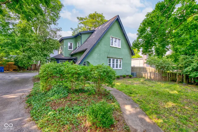 $399,000 | 715 Kessler Blvd E Drive, Indianapolis, IN 46220