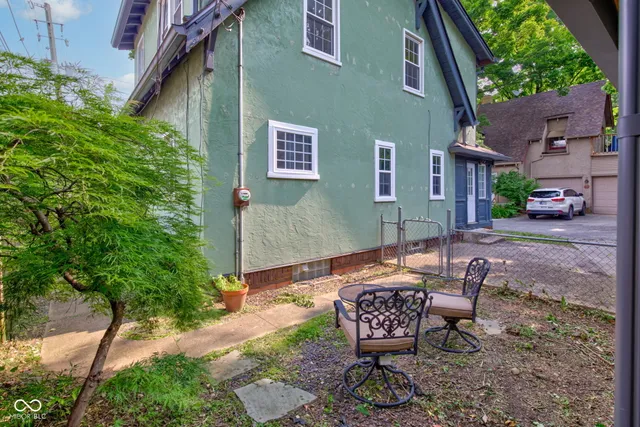 $399,000 | 715 Kessler Blvd E Drive, Indianapolis, IN 46220