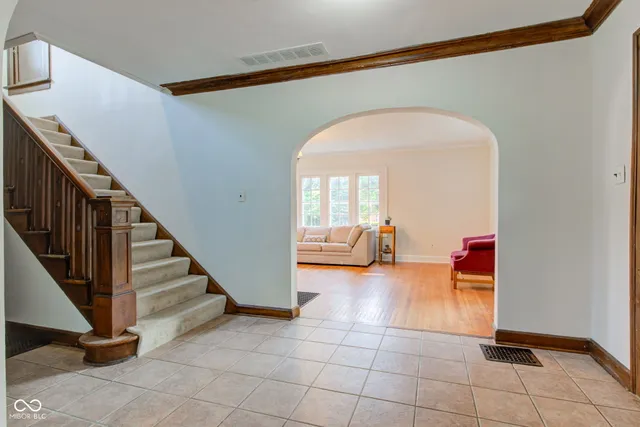 $399,000 | 715 Kessler Blvd E Drive, Indianapolis, IN 46220