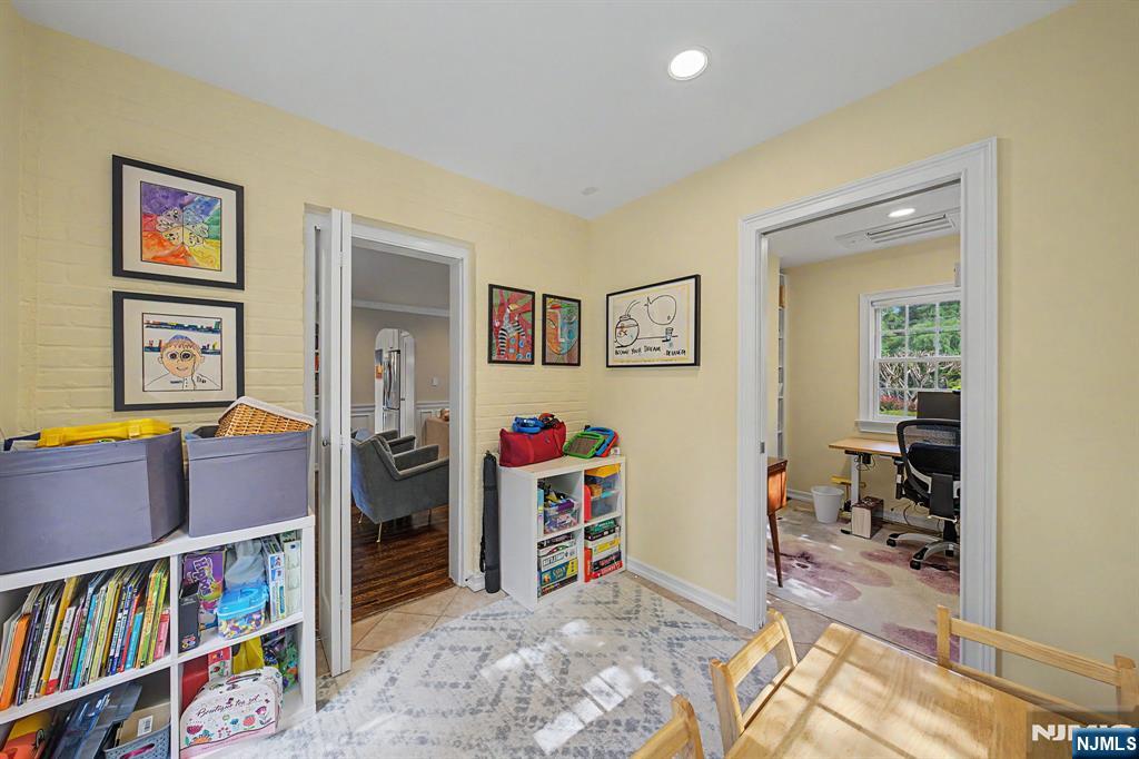 109 Windsor Road Tenafly, NJ 07670 - Photo 10 of 44