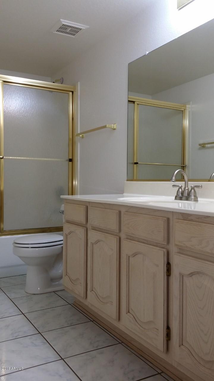 8754 West Wethersfield Road Peoria, AZ 85381 - Photo 18 of 32 Wethersfield Rd, Bathroom Downstair