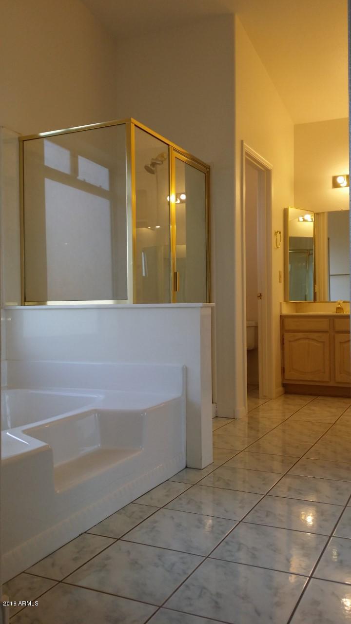 8754 West Wethersfield Road Peoria, AZ 85381 - Photo 24 of 32 Wethersfield Rd, Masterbath 2