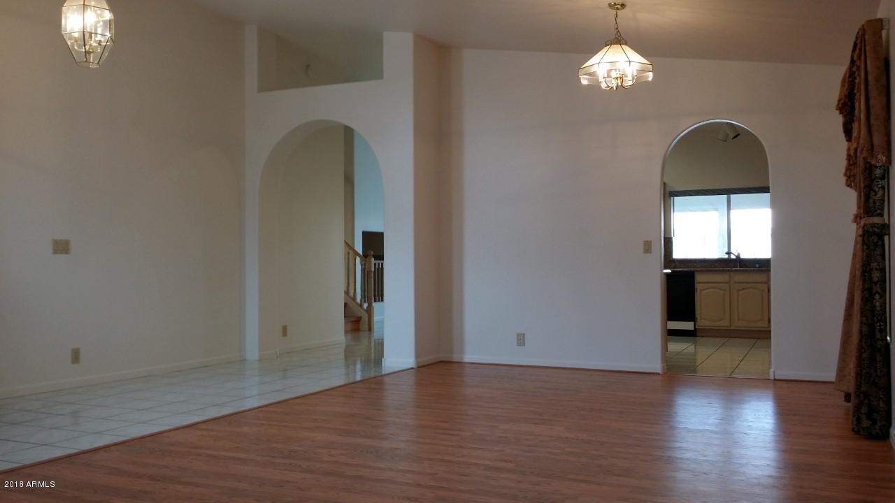 8754 West Wethersfield Road Peoria, AZ 85381 - Photo 4 of 32 Wethersfield Rd, Living Dining 1