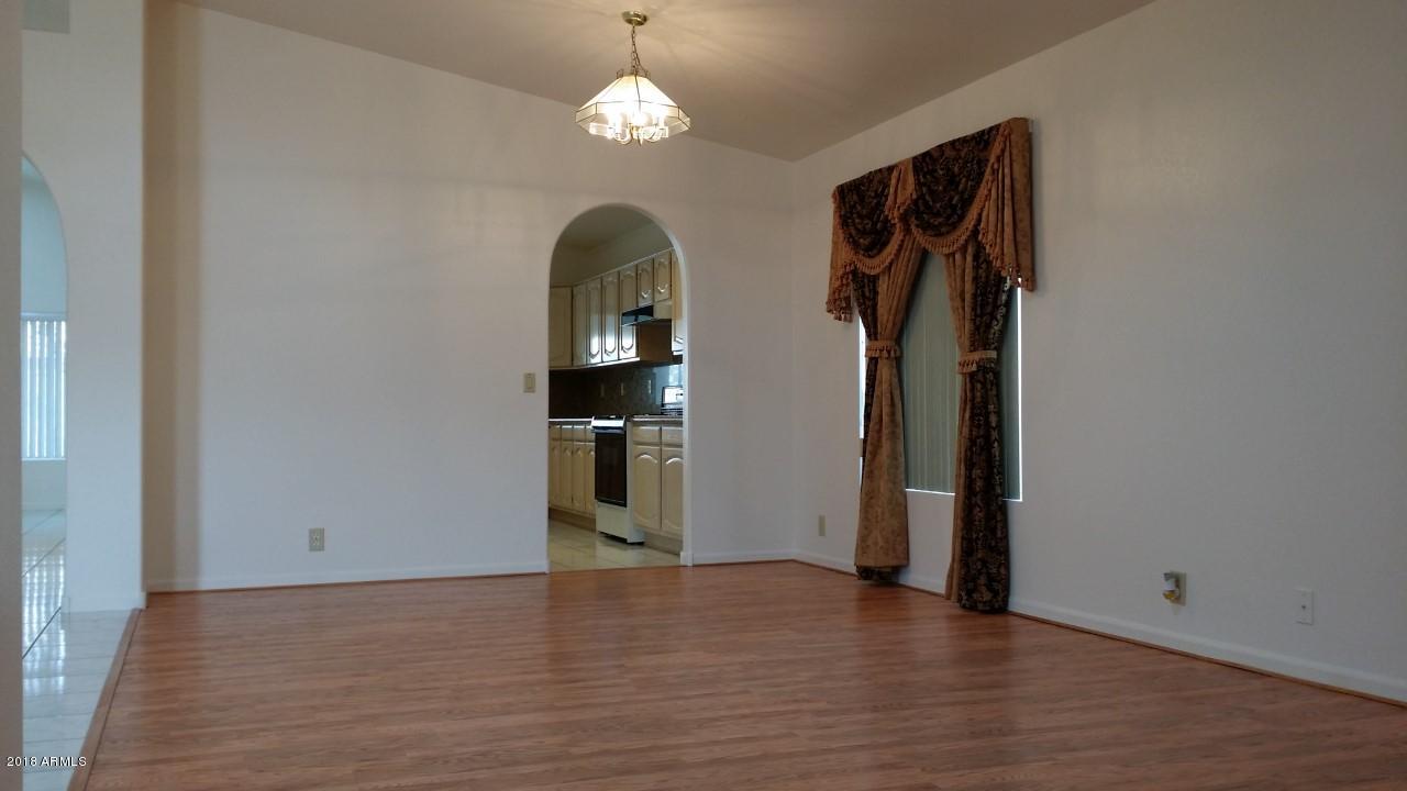8754 West Wethersfield Road Peoria, AZ 85381 - Photo 5 of 32 Wethersfield Rd, Living Dining 2