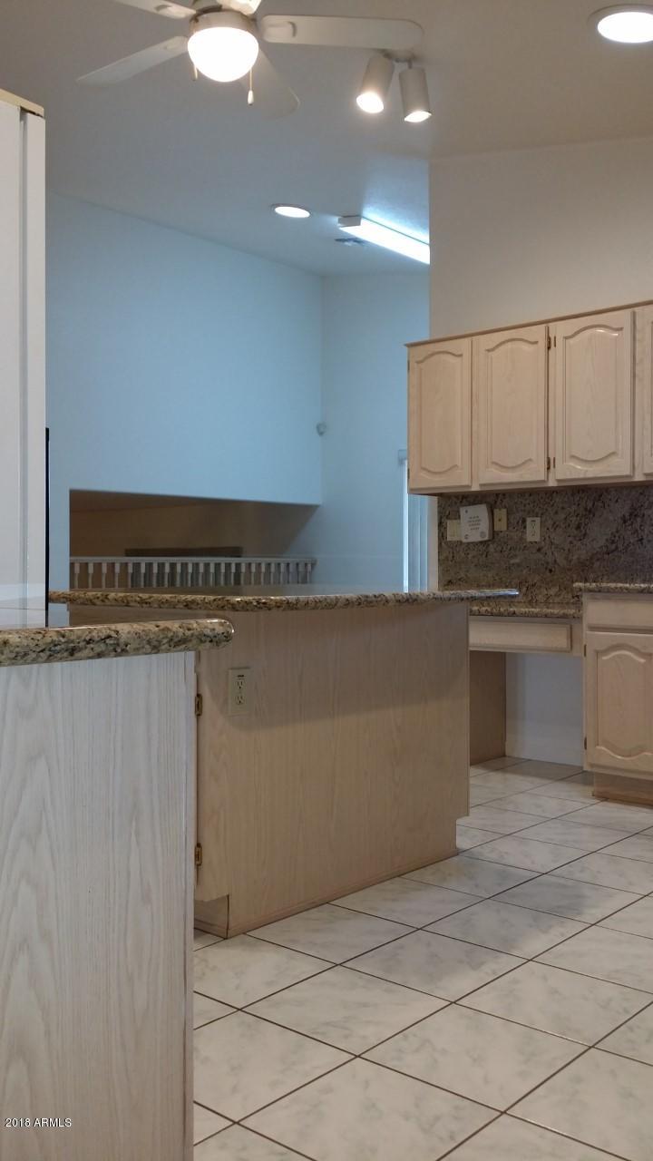 8754 West Wethersfield Road Peoria, AZ 85381 - Photo 6 of 32 Wethersfield Rd, Kitchen 2