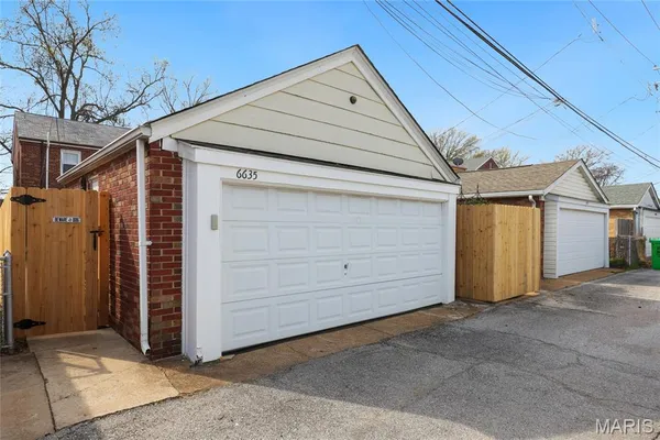 $379,000 | 6635 Devonshire Avenue, St. Louis, MO 63109