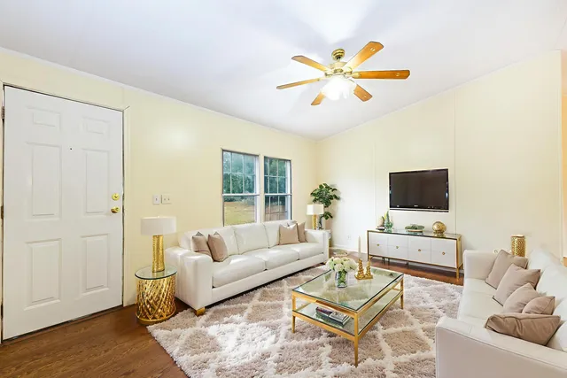 $325,000 | 3230 Southwest 189th Avenue, Dunnellon, FL 34432