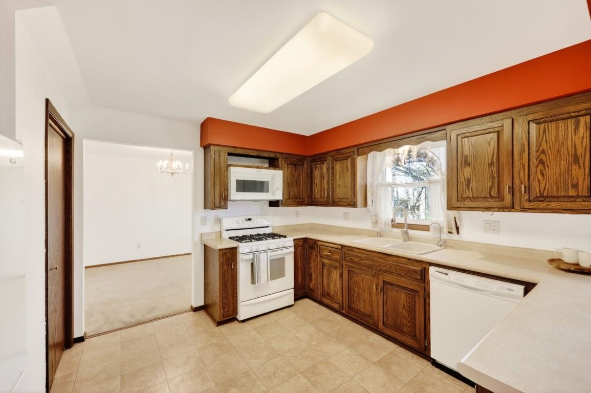 5414 Larkspur Road Middleton, WI 53562 - Photo 10 of 39