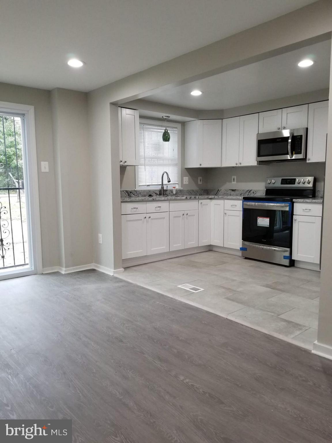 2403 Ridgely Street Baltimore, MD 21230 - Photo 3 of 11 Kitchen/Dining area