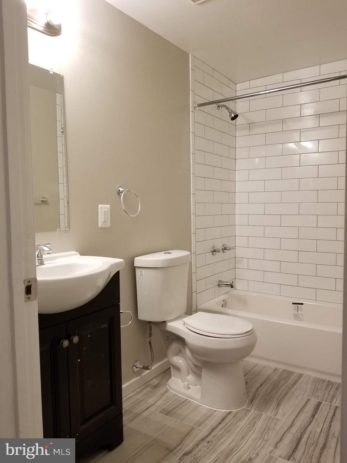 2403 Ridgely Street Baltimore, MD 21230 - Photo 7 of 11 Bath