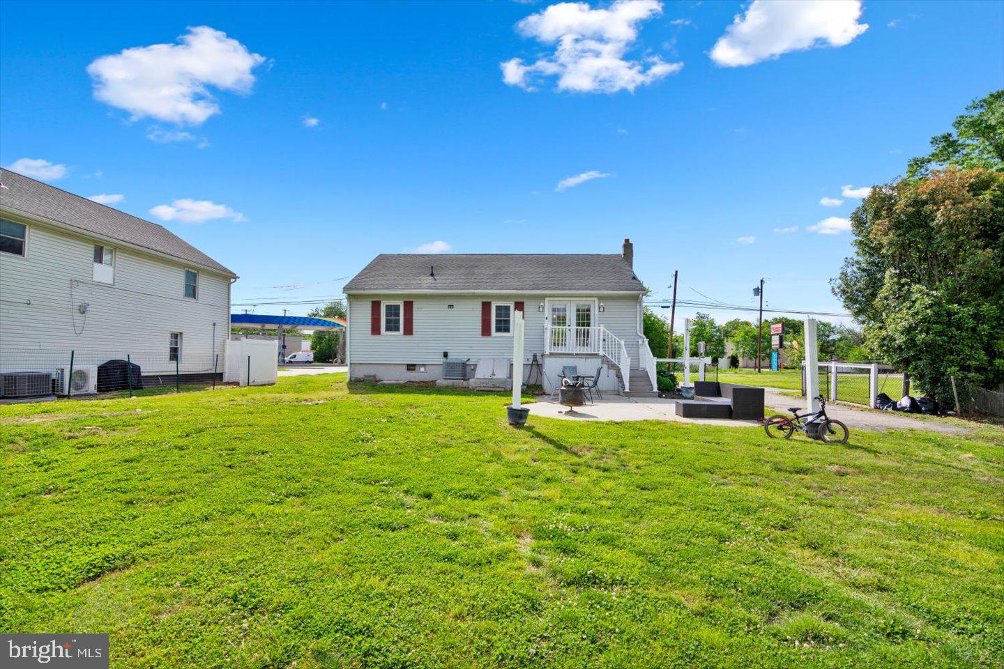 370 South Hook Road Pennsville, NJ 08070 - Photo 24 of 31 Charming home with spacious yard.